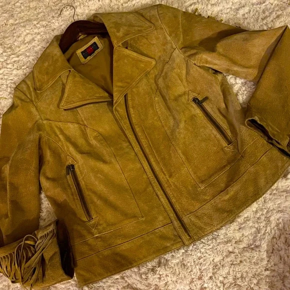 🤠🎶 EUC Women’s 100% Genuine Leather Fringe Jacket💯 - Picture 7 of 16